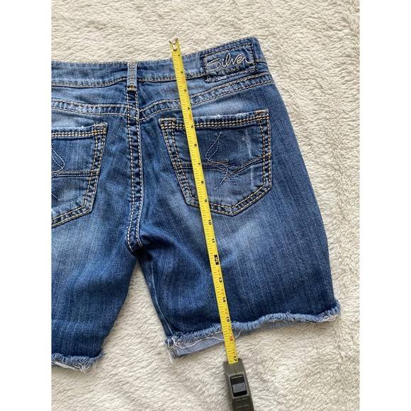 Silver Women’s Jean Shorts Distressed Waist 28 Sammy Short - Picture 7 of 12
